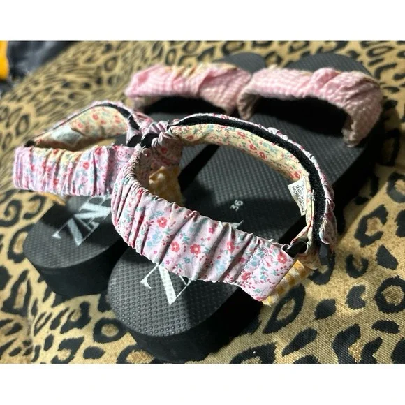 ZARA Women's‎ Gingham Floral Print Strappy Sandals, Size 5.5 - Picture 2 of 7